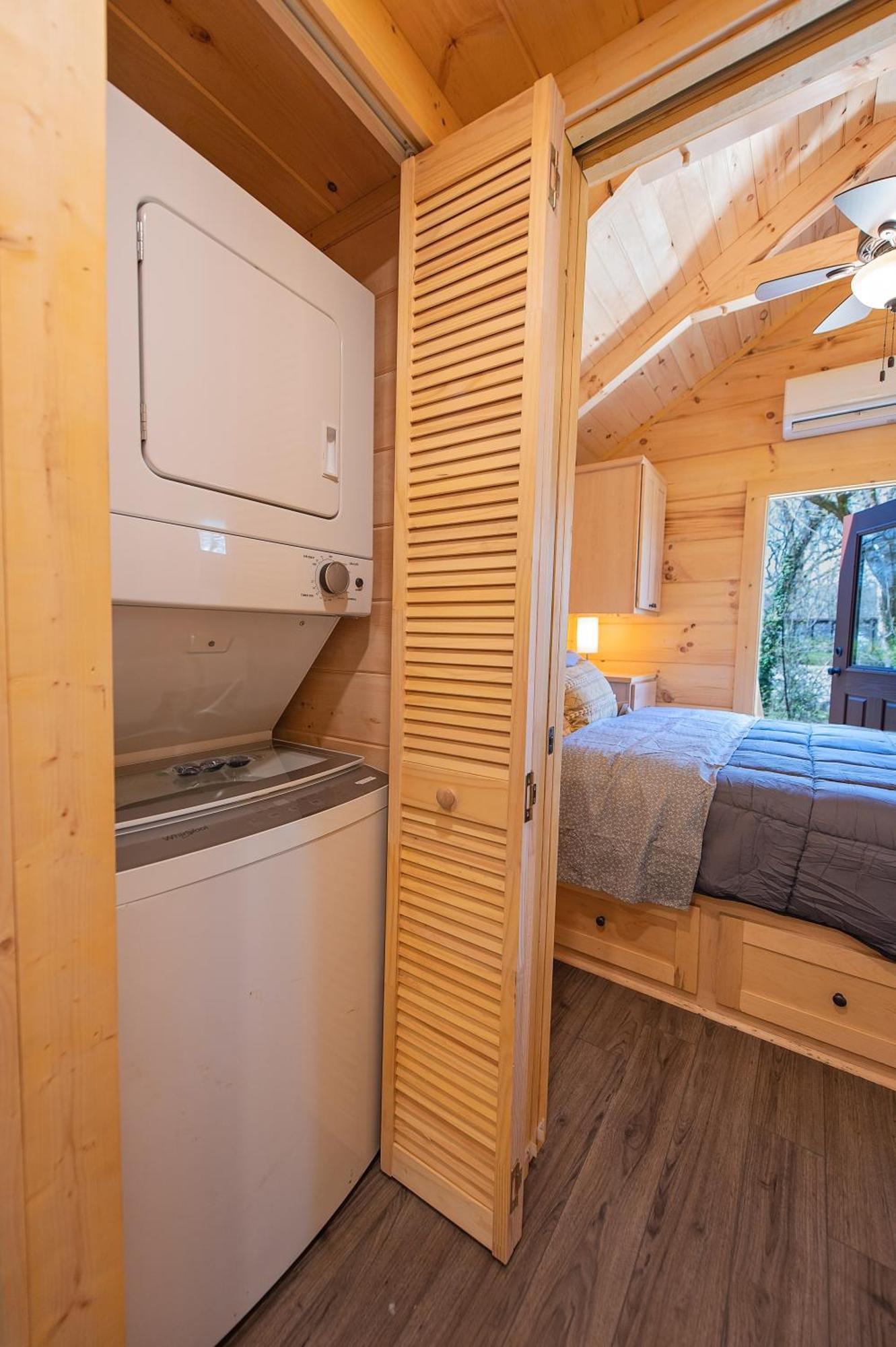 Meg Cabin Tiny Rustic Comfort On Lookout Mtn チャタヌーガ エクステリア 写真