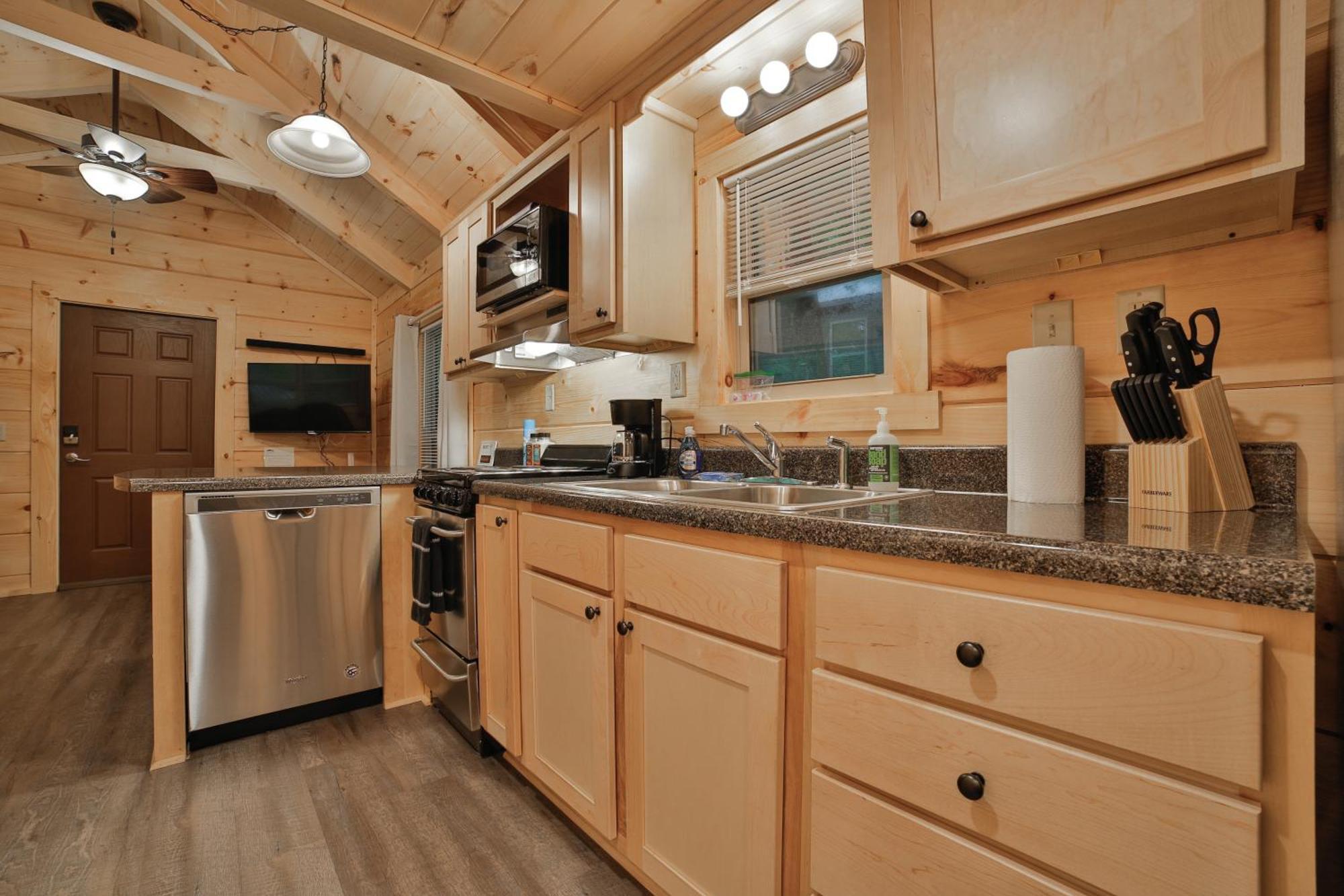 Meg Cabin Tiny Rustic Comfort On Lookout Mtn チャタヌーガ エクステリア 写真